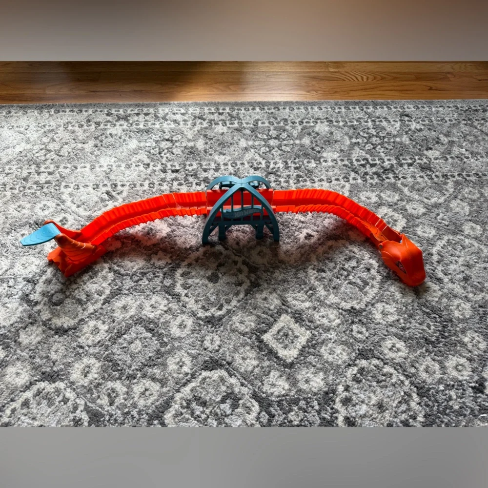 Hot Wheels Creature Attack Playset - Cobra Bridg - Picture 6 of 9